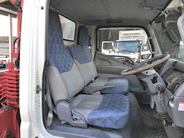 三菱ふそうキャンタークレーン3段小型（2t・3t）[写真34]