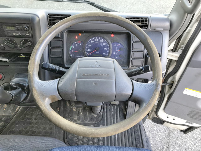 三菱ふそうキャンタークレーン3段小型（2t・3t）[写真36]