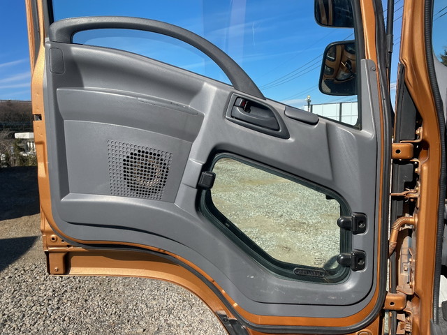 いすゞフォワードアルミブロック増トン（6t・8t）[写真27]