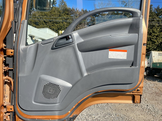 いすゞフォワードアルミブロック増トン（6t・8t）[写真28]