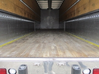 UDトラックスクオンアルミウイング大型（10t）[写真14]