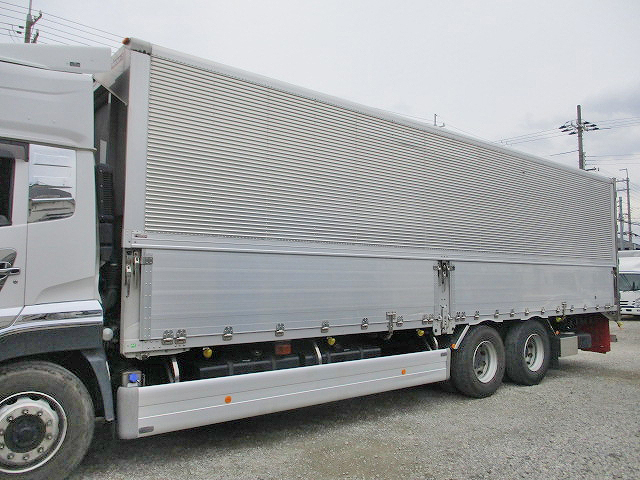 UDトラックスクオンアルミウイング大型（10t）[写真04]