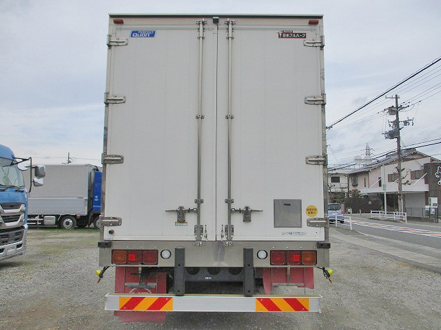 UDトラックスクオンアルミウイング大型（10t）[写真05]