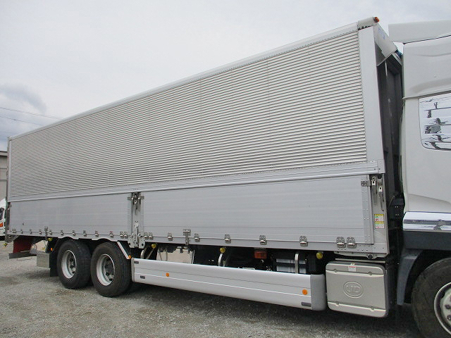 UDトラックスクオンアルミウイング大型（10t）[写真06]