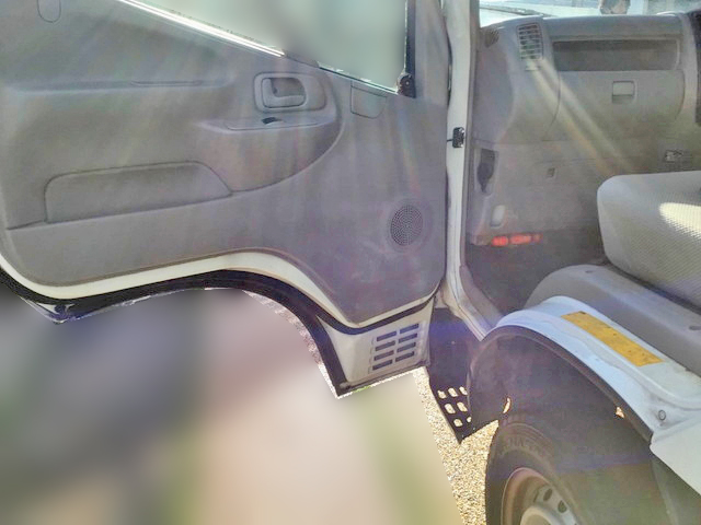 トヨタトヨエース平ボディ小型（2t・3t）[写真23]