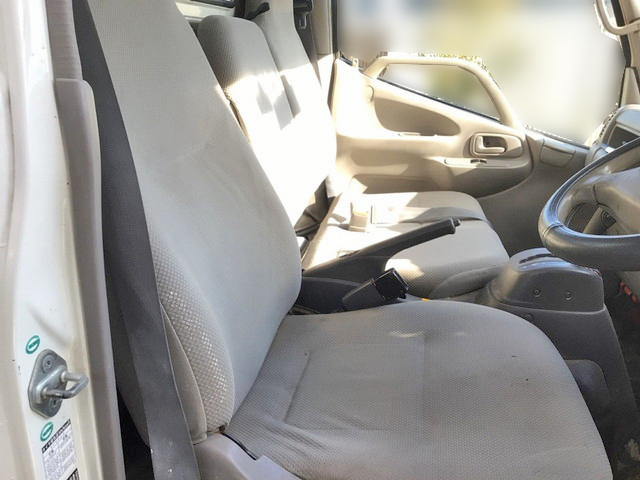 トヨタトヨエース平ボディ小型（2t・3t）[写真26]