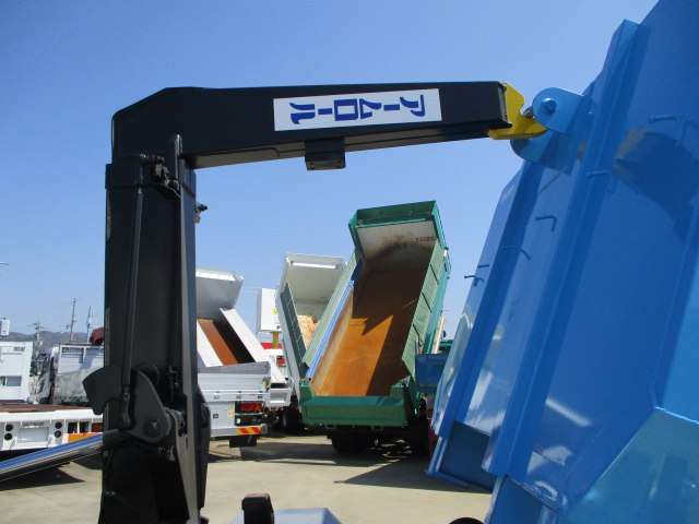 日野レンジャーコンテナ専用車増トン（6t・8t）[写真15]