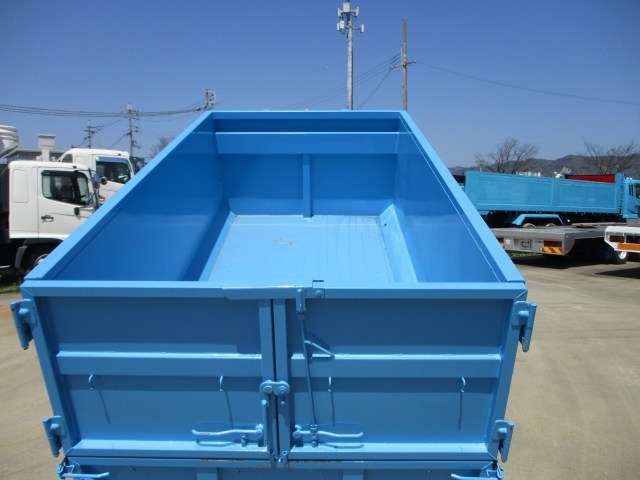 日野レンジャーコンテナ専用車増トン（6t・8t）[写真07]