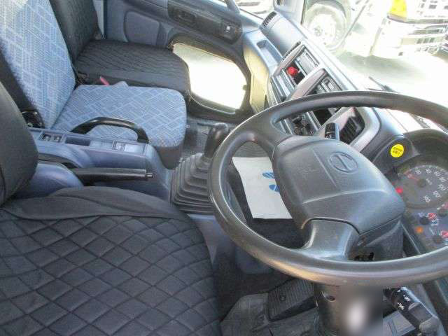 日野レンジャーコンテナ専用車増トン（6t・8t）[写真09]