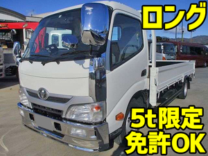 トラックメーカー(三菱ふそう・いすゞ・日野ほか)の特徴比較とシェア