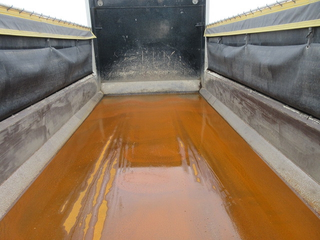 三菱ふそうスーパーグレートダンプ大型（10t）[写真17]