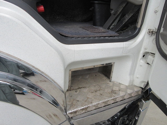 三菱ふそうスーパーグレートダンプ大型（10t）[写真32]