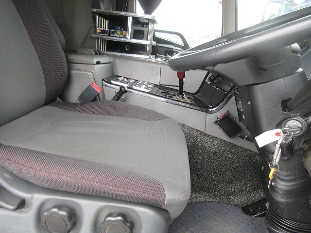 三菱ふそうスーパーグレートダンプ大型（10t）[写真33]