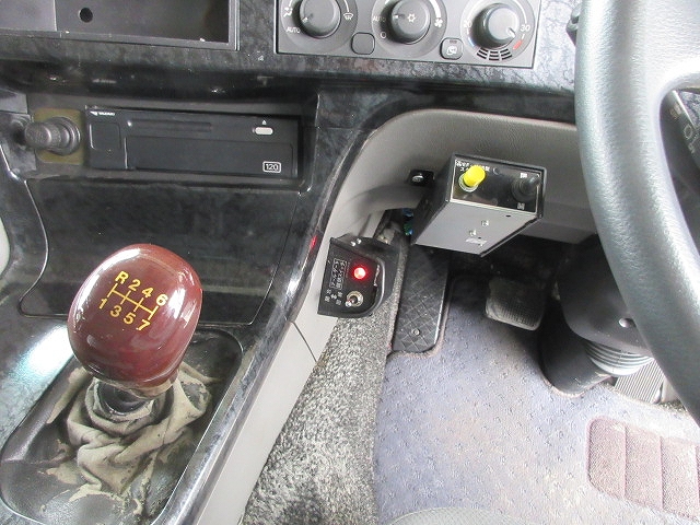 三菱ふそうスーパーグレートダンプ大型（10t）[写真37]