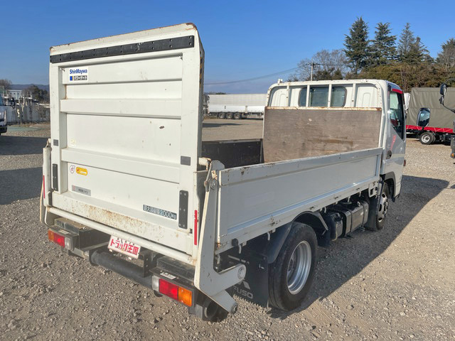 三菱ふそうキャンター平ボディ小型（2t・3t）[写真02]