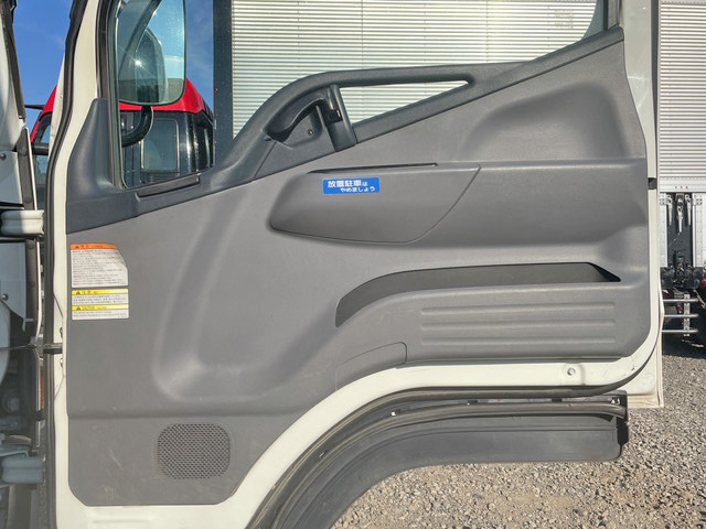 三菱ふそうキャンター平ボディ小型（2t・3t）[写真30]