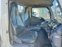 三菱ふそうキャンター平ボディ小型（2t・3t）[写真34]