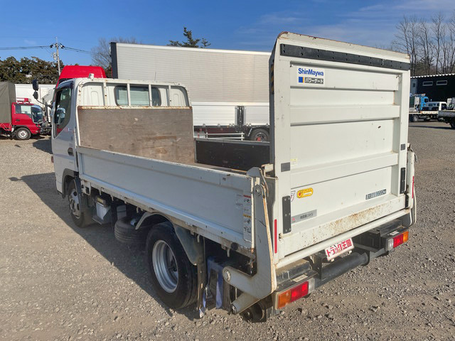 三菱ふそうキャンター平ボディ小型（2t・3t）[写真04]