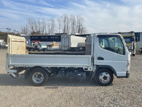 三菱ふそうキャンター平ボディ小型（2t・3t）[写真06]