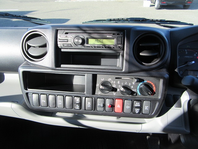 トヨタダイナクレーン4段小型（2t・3t）[写真28]