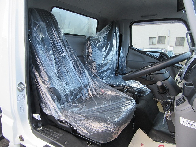 三菱ふそうキャンター冷凍車（冷蔵車）小型（2t・3t）[写真22]