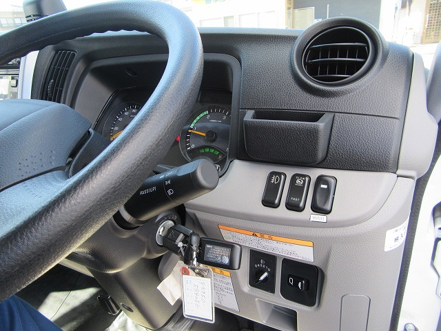 三菱ふそうキャンター冷凍車（冷蔵車）小型（2t・3t）[写真26]