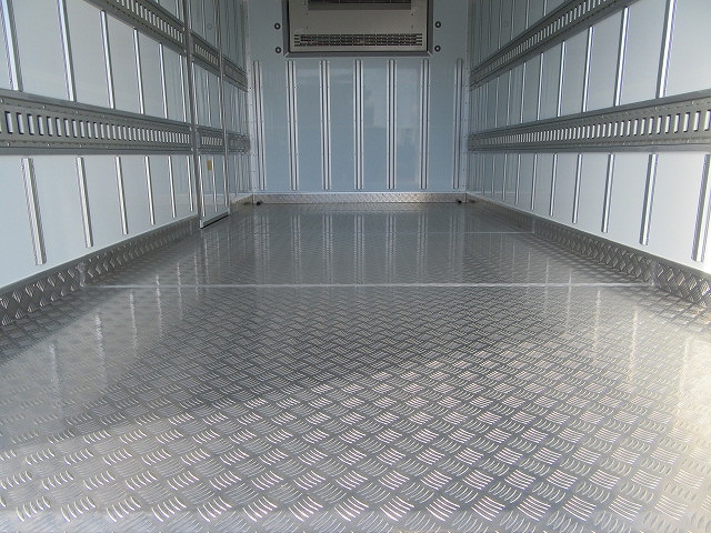 三菱ふそうキャンター冷凍車（冷蔵車）小型（2t・3t）[写真09]