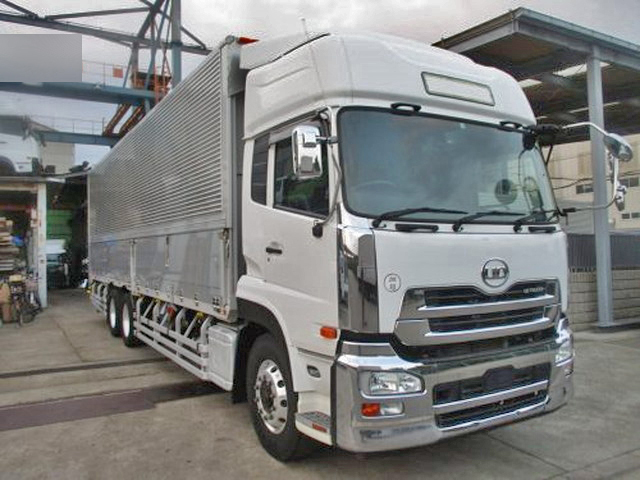 UDトラックスクオンアルミウイング大型（10t）[写真03]