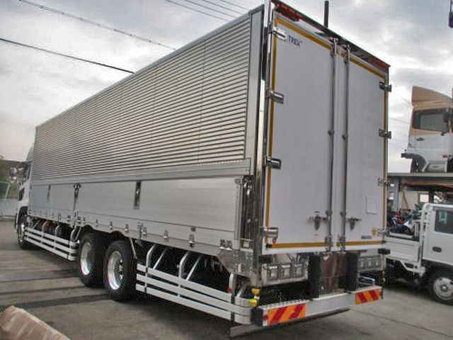 UDトラックスクオンアルミウイング大型（10t）[写真04]