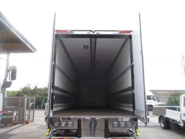 UDトラックスクオンアルミウイング大型（10t）[写真05]