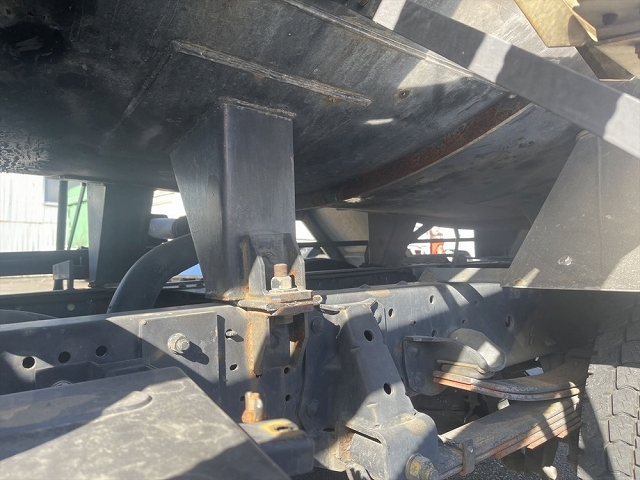 いすゞエルフバキュームカー小型（2t・3t）[写真11]