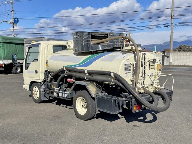 いすゞエルフバキュームカー小型（2t・3t）[写真02]
