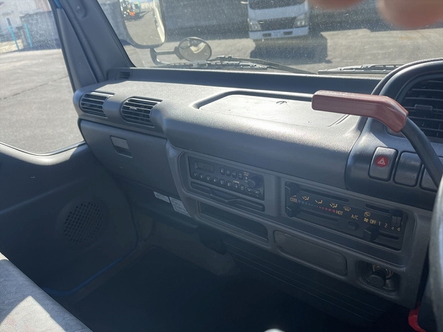 いすゞエルフバキュームカー小型（2t・3t）[写真23]