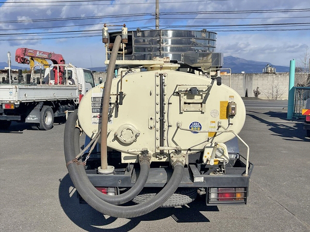 いすゞエルフバキュームカー小型（2t・3t）[写真05]