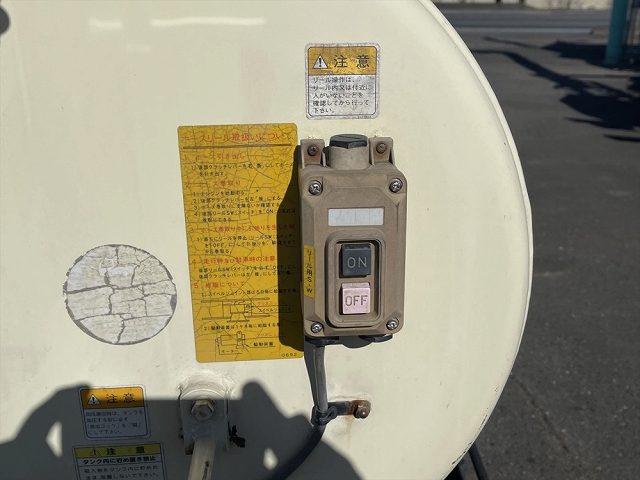 いすゞエルフバキュームカー小型（2t・3t）[写真09]