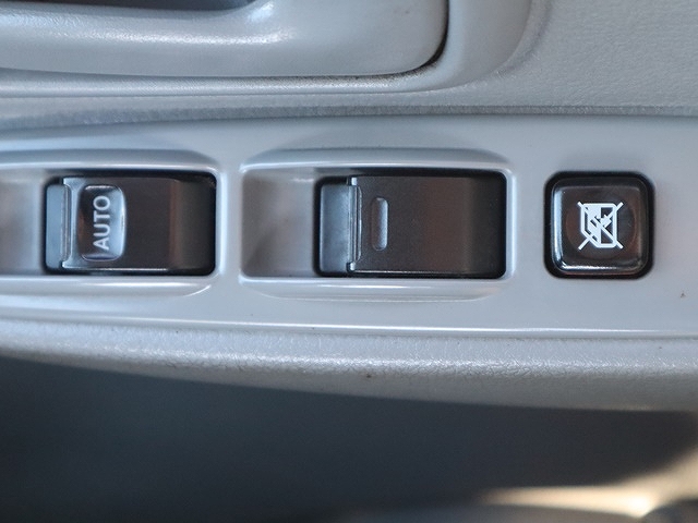 日野デュトロダブルキャブ（Wキャブ）小型（2t・3t）[写真37]