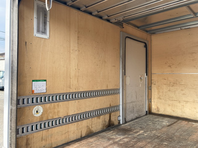 日野デュトロアルミバン小型（2t・3t）[写真12]