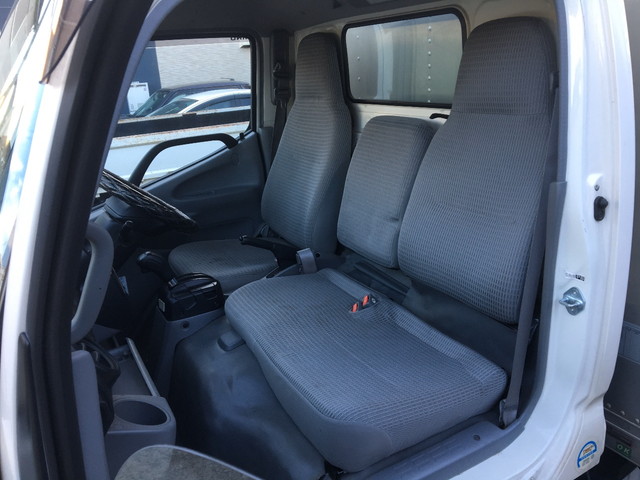 日野デュトロアルミバン小型（2t・3t）[写真29]