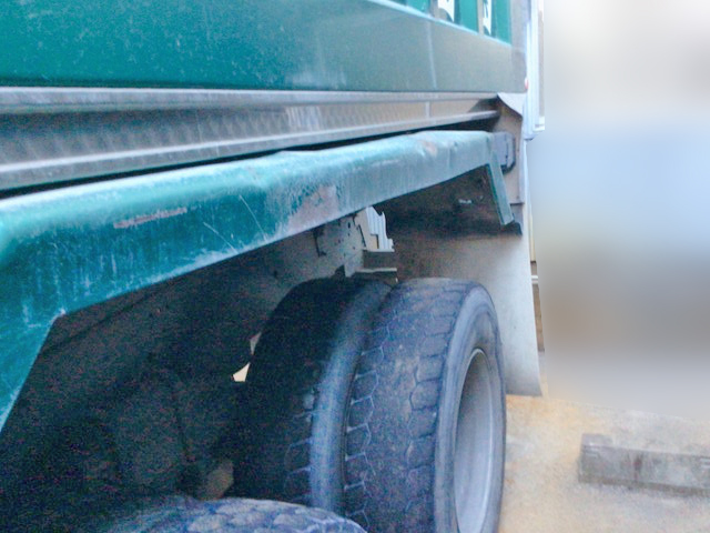 いすゞギガダンプ大型（10t）[写真12]