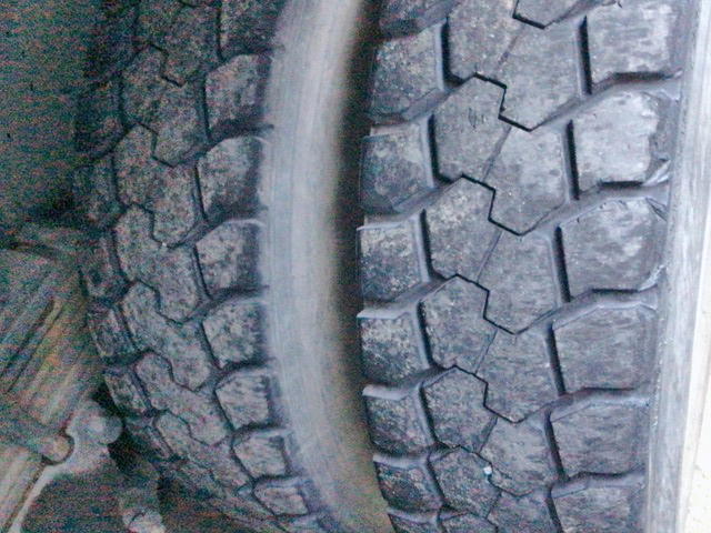 いすゞギガダンプ大型（10t）[写真17]