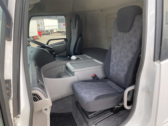 UDトラックスクオンアルミウイング大型（10t）[写真27]