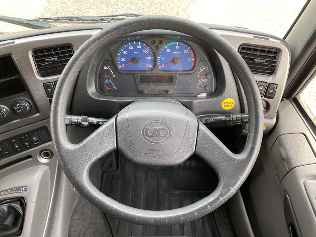 UDトラックスクオンアルミウイング大型（10t）[写真31]