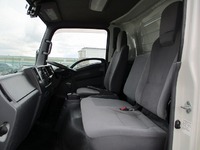 いすゞエルフ冷凍車（冷蔵車）小型（2t・3t）[写真13]