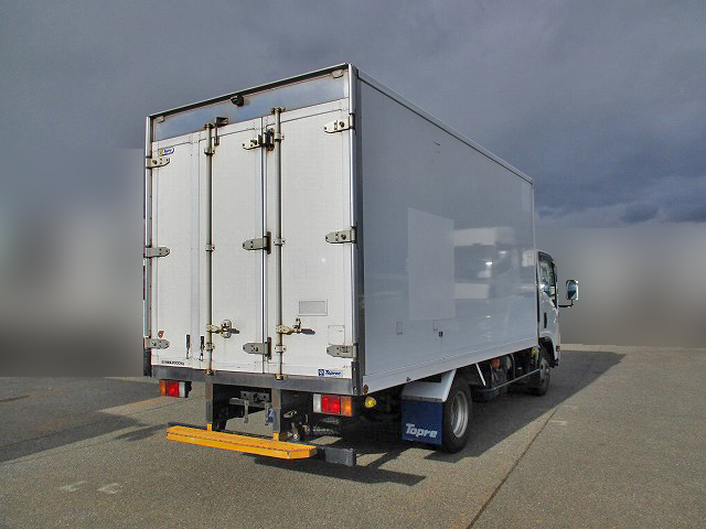 いすゞエルフ冷凍車（冷蔵車）小型（2t・3t）[写真02]