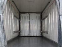 いすゞエルフ冷凍車（冷蔵車）小型（2t・3t）[写真03]