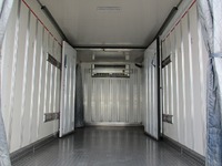 いすゞエルフ冷凍車（冷蔵車）小型（2t・3t）[写真04]