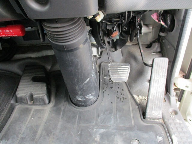 いすゞエルフ冷凍車（冷蔵車）小型（2t・3t）[写真07]