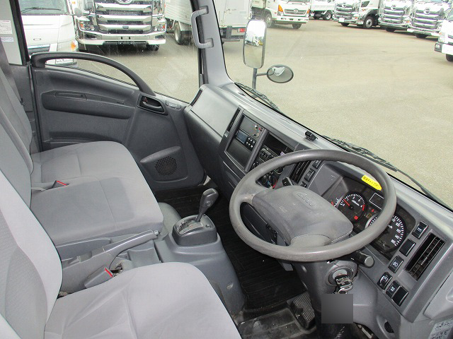 いすゞエルフ冷凍車（冷蔵車）小型（2t・3t）[写真09]