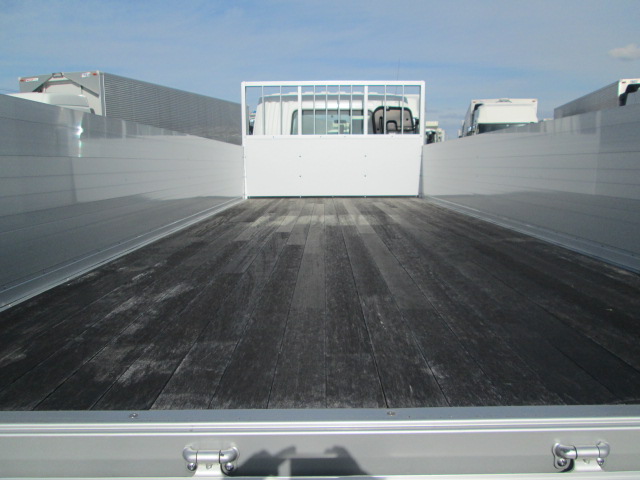 三菱ふそうファイターアルミブロック中型（4t）[写真03]