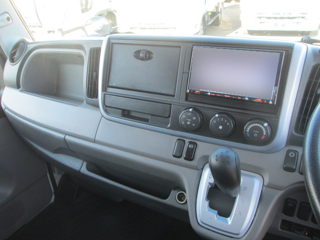 三菱ふそうキャンターアルミバン小型（2t・3t）[写真18]